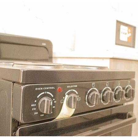 R Executive Apartments Harare Bagian luar foto