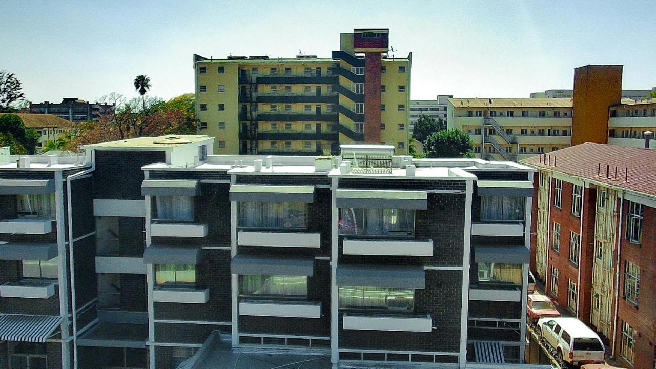 R Executive Apartments Harare Bagian luar foto