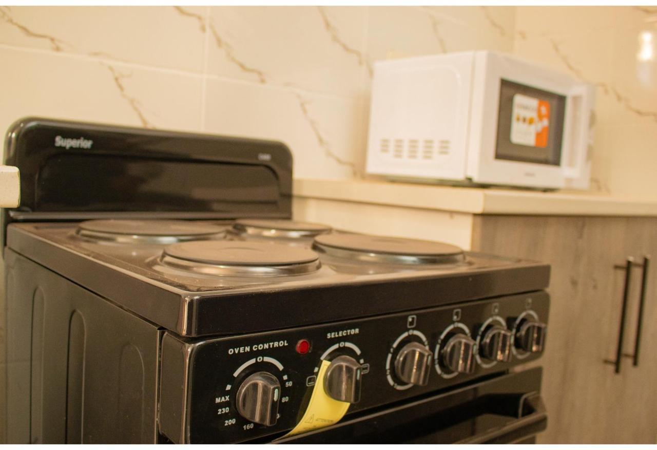 R Executive Apartments Harare Bagian luar foto