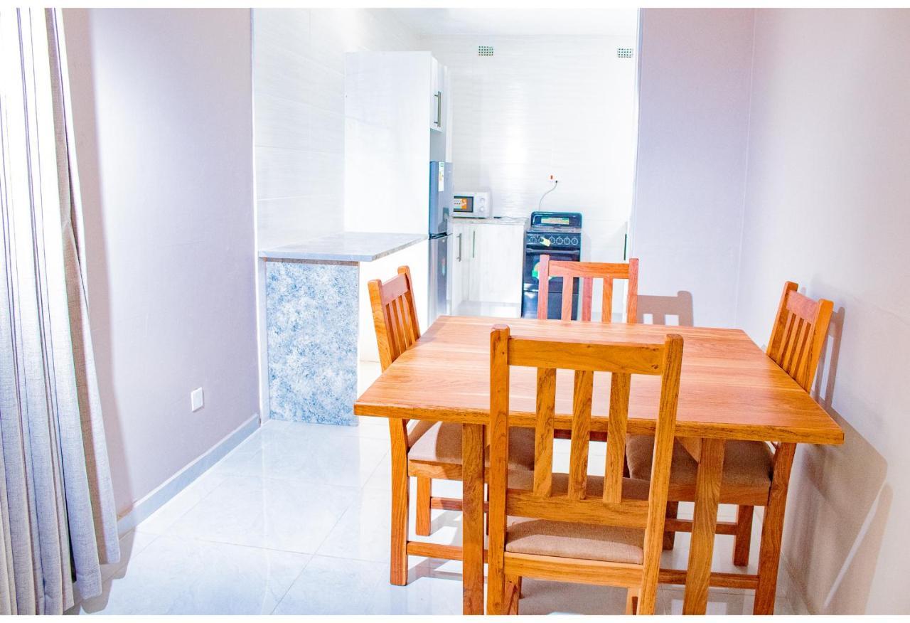 R Executive Apartments Harare Bagian luar foto