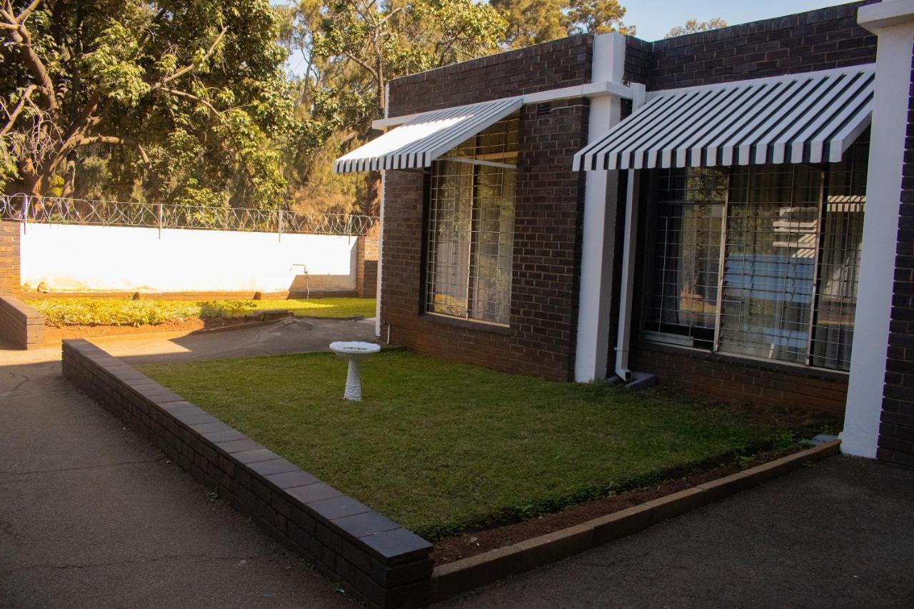 R Executive Apartments Harare Bagian luar foto