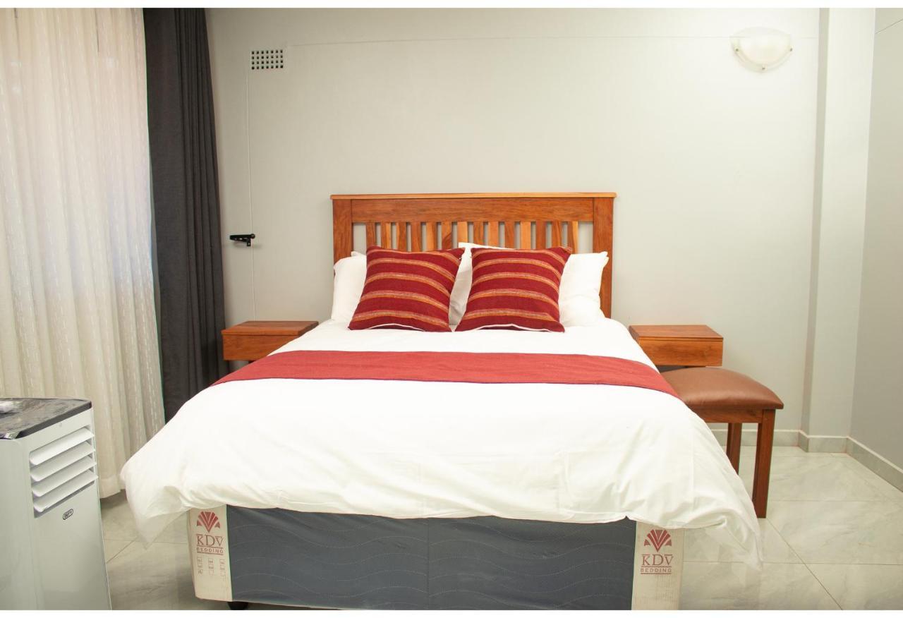 R Executive Apartments Harare Bagian luar foto