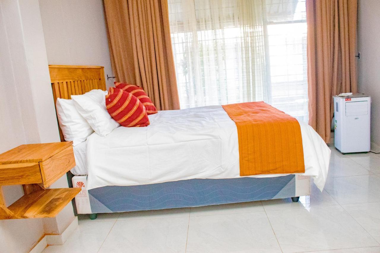 R Executive Apartments Harare Bagian luar foto